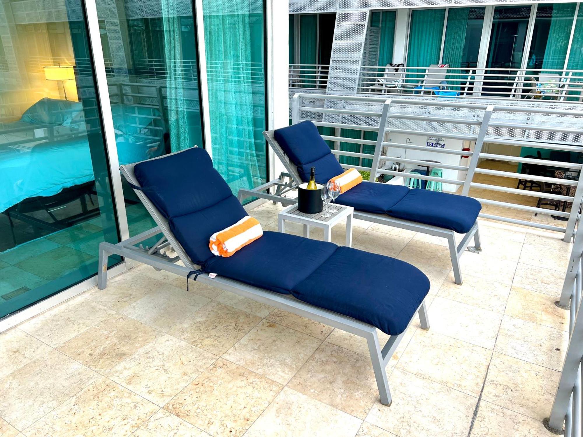 Boutique Suites 3 Min Walk To Beach — Photos 1
